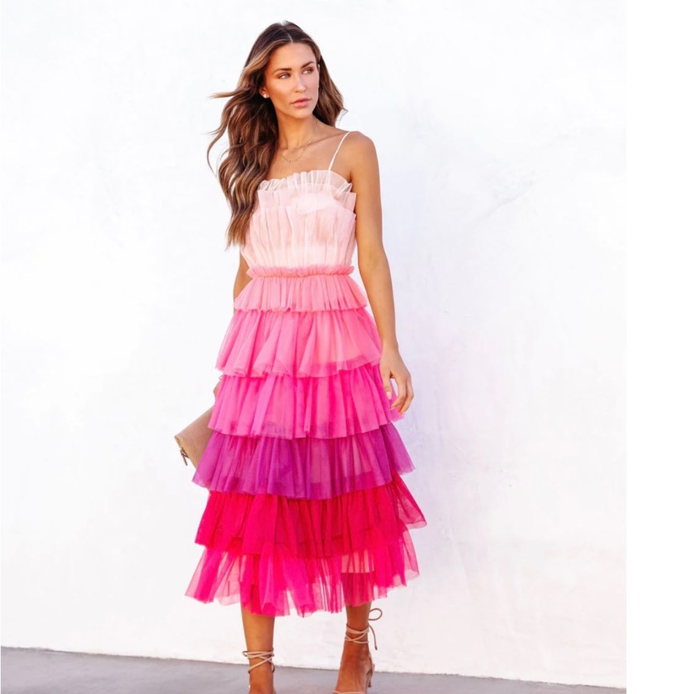 VICI - BRADSHAW MONOCHROMATIC
TULLE TIERED MIDI DRESS - PINK - tulle midi dress